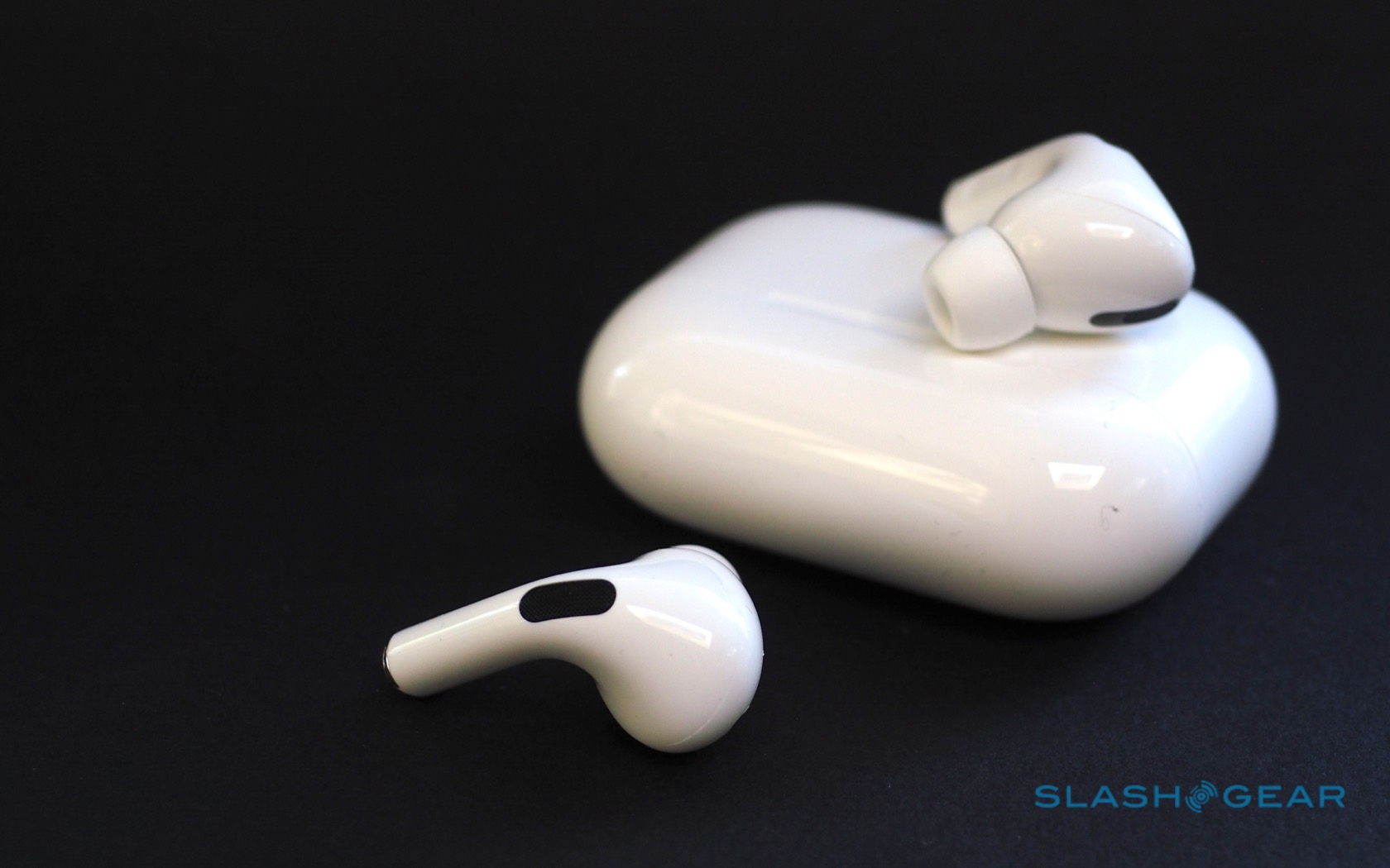 why do my airpods fall out of my ears