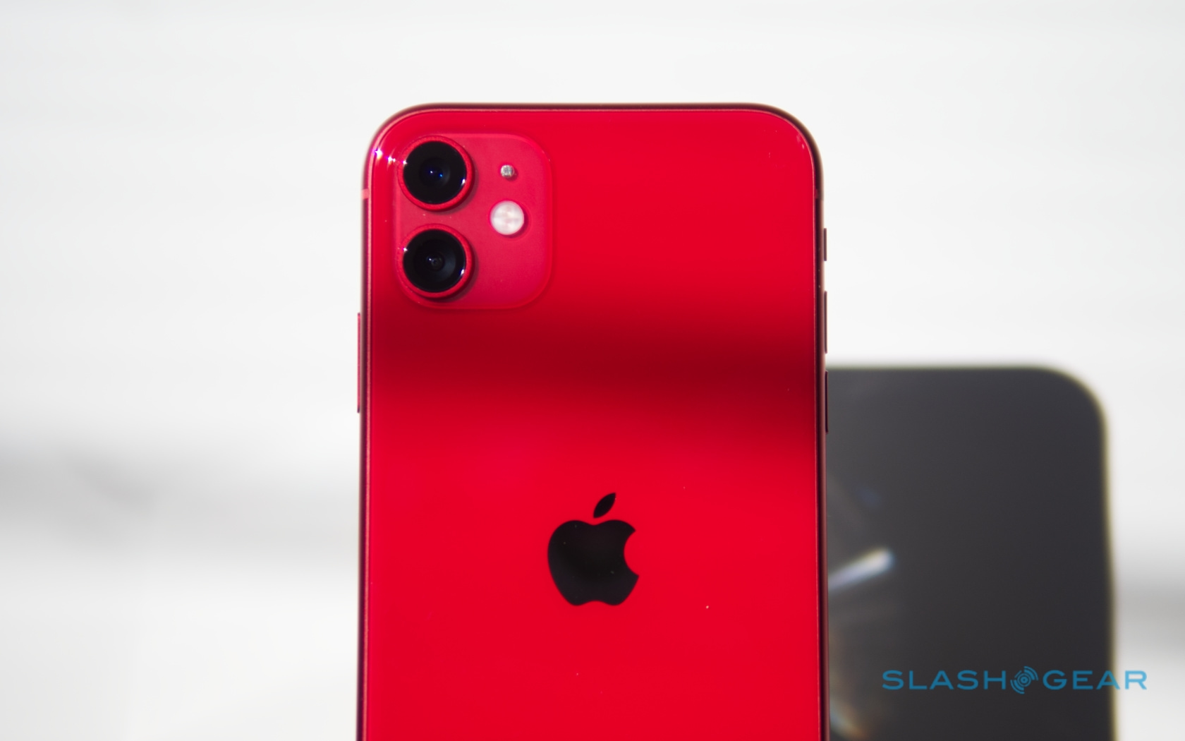 Featured image of post Product Red Iphone 11 Red Wallpaper Viedt lrunis apple iphone 11 64gb product red
