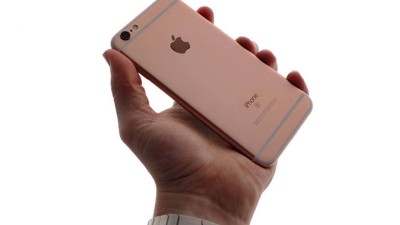 Iphone Se 2 Coming Early Whether You Like It Or Not Slashgear