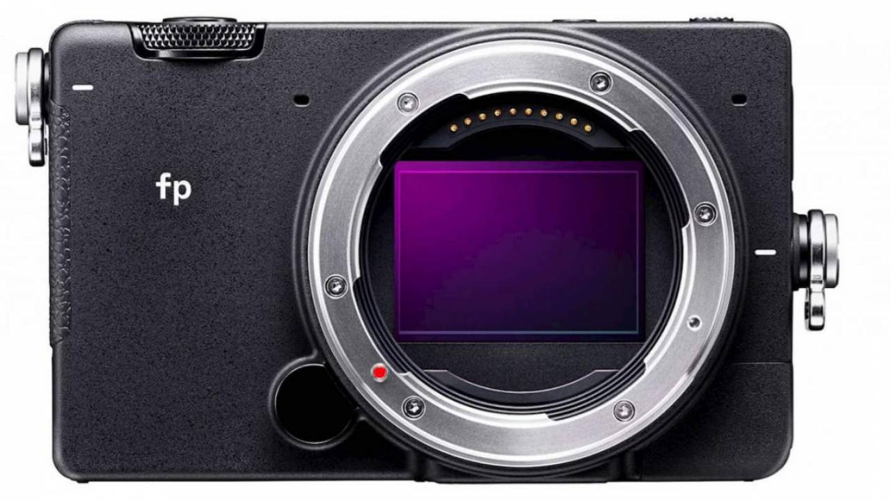 Sigma’s pocket-sized full-frame mirrorless camera arrives for preorder