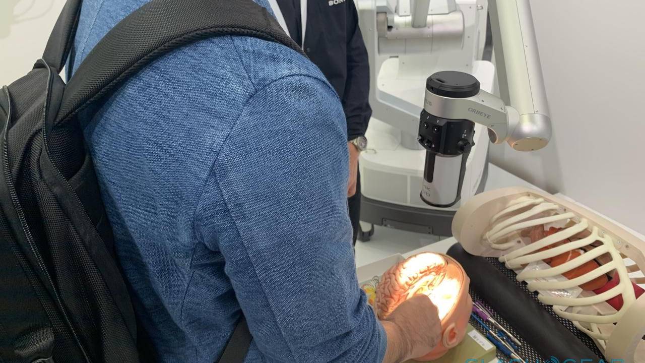 Sony brings its 3D imaging tech to microscopes to help save lives