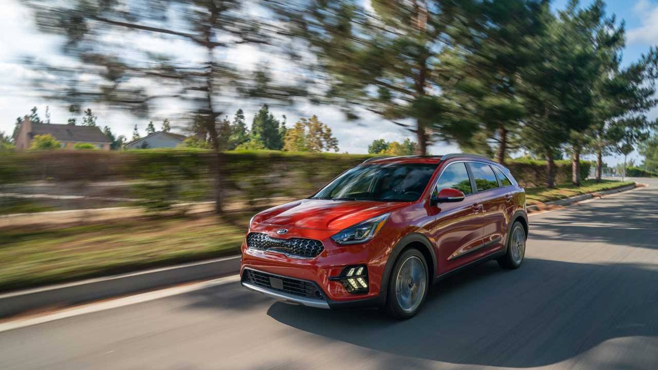 2020 Kia Niro Hybrid And 2021 Kia Seltos Debut In La Slashgear