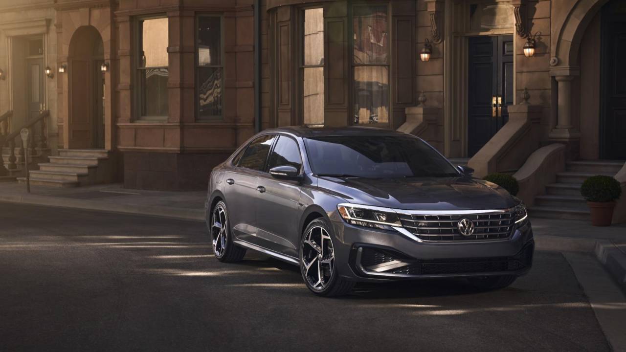 2020 Volkswagen Passat raises the tech for a lower price