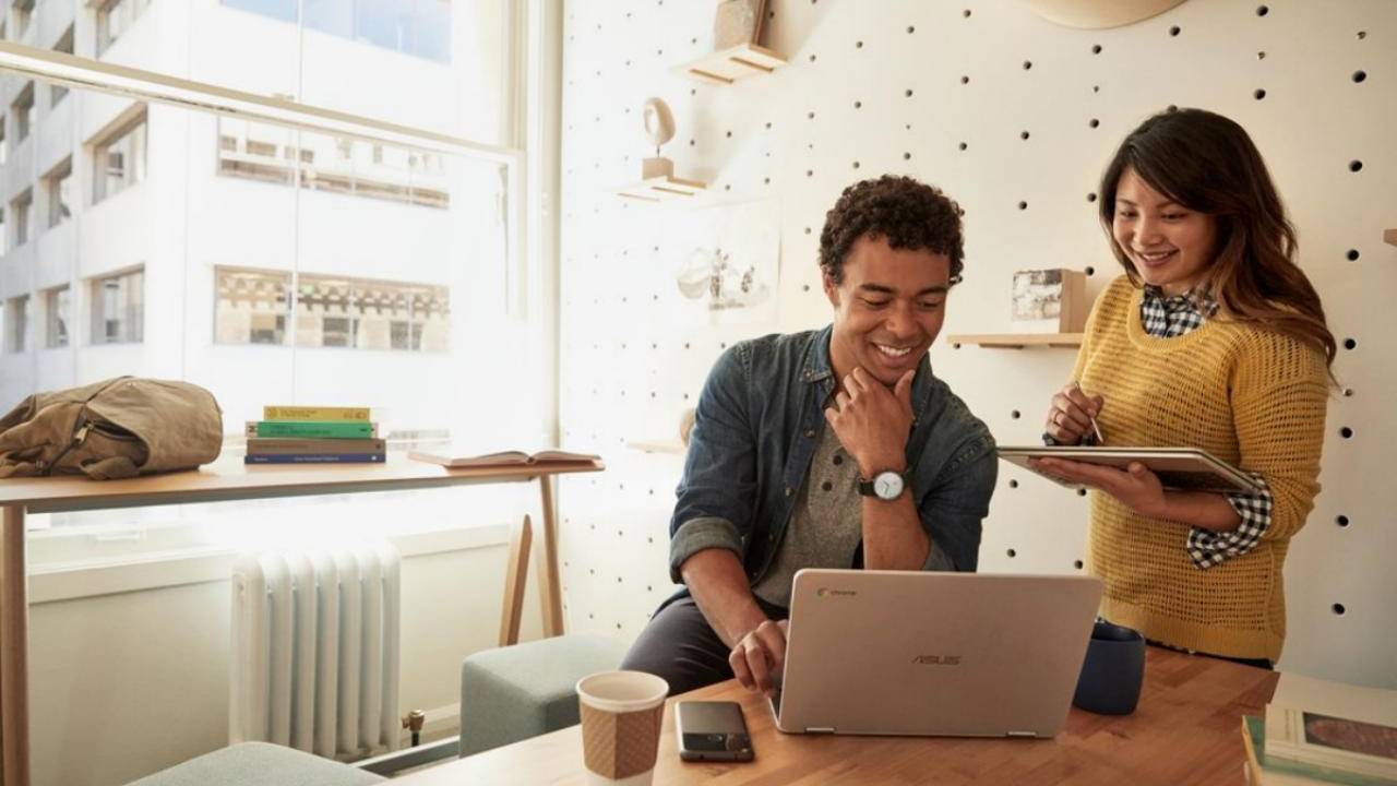 Chrome OS Virtual Desks, Click-to-Call now available on some Chromebooks