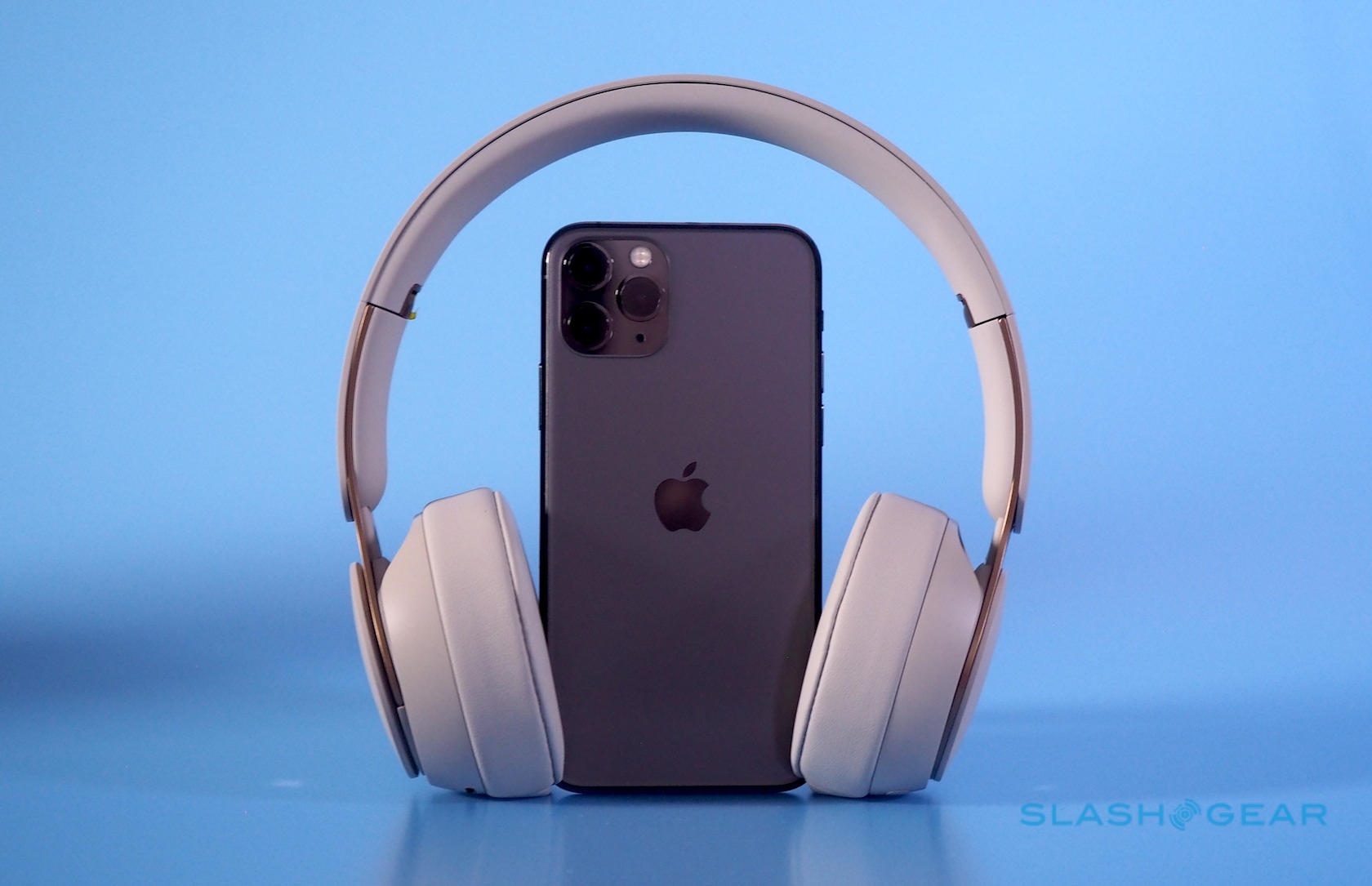 beats solo pro transparency mode