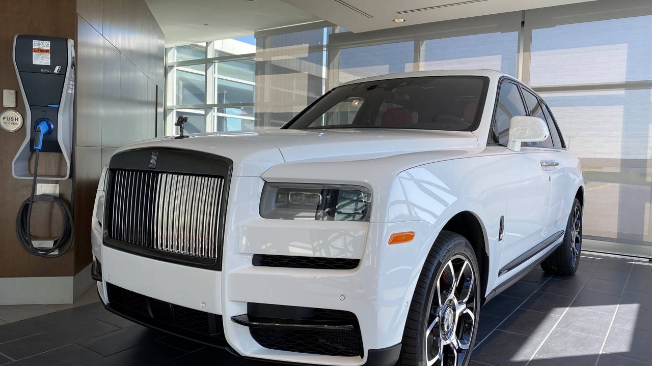 Rolls Royce Cullinan Black Badge Makes Luxury Suv Even More