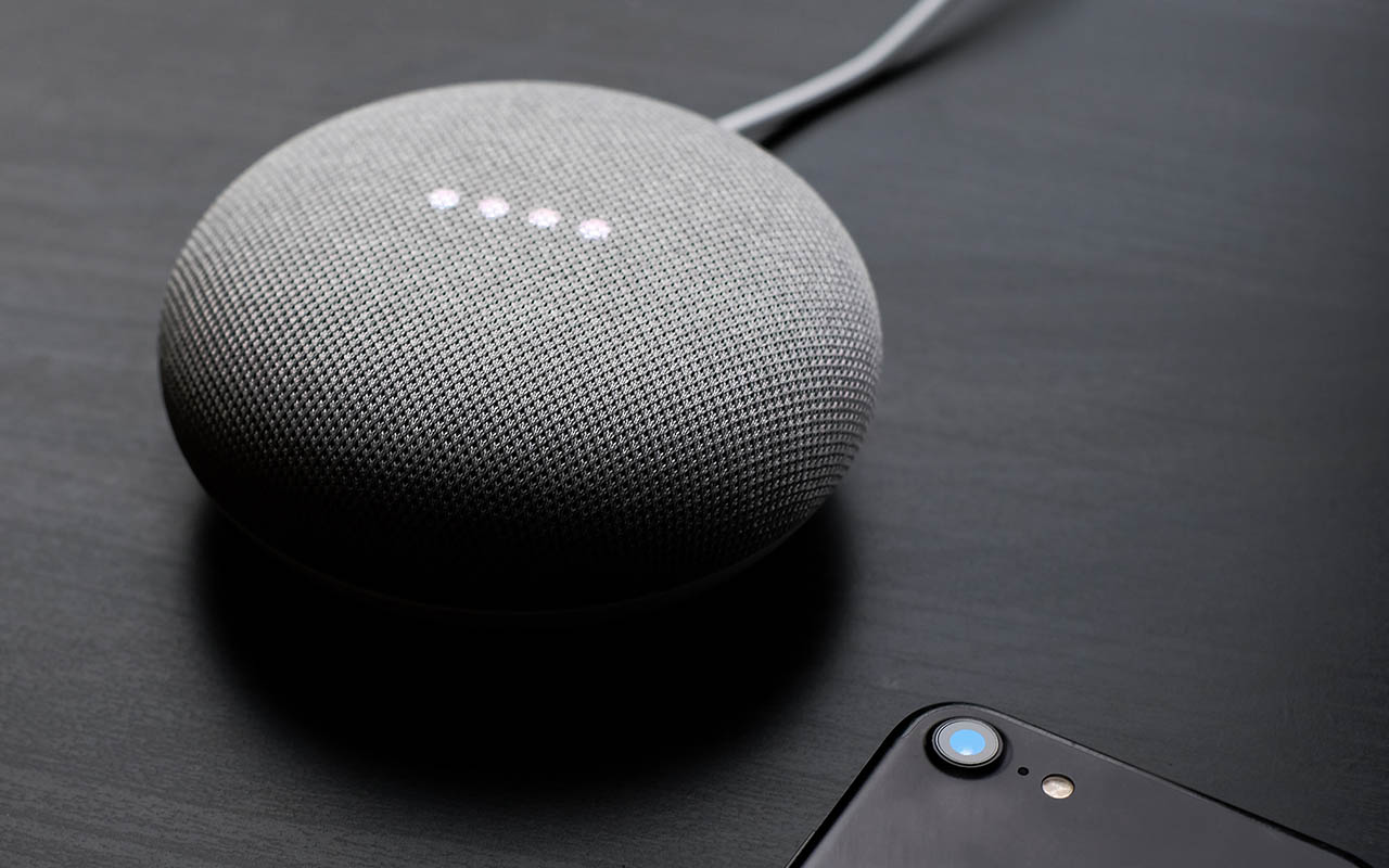 Google Assistant gets personalized audio news feed feature SlashGear