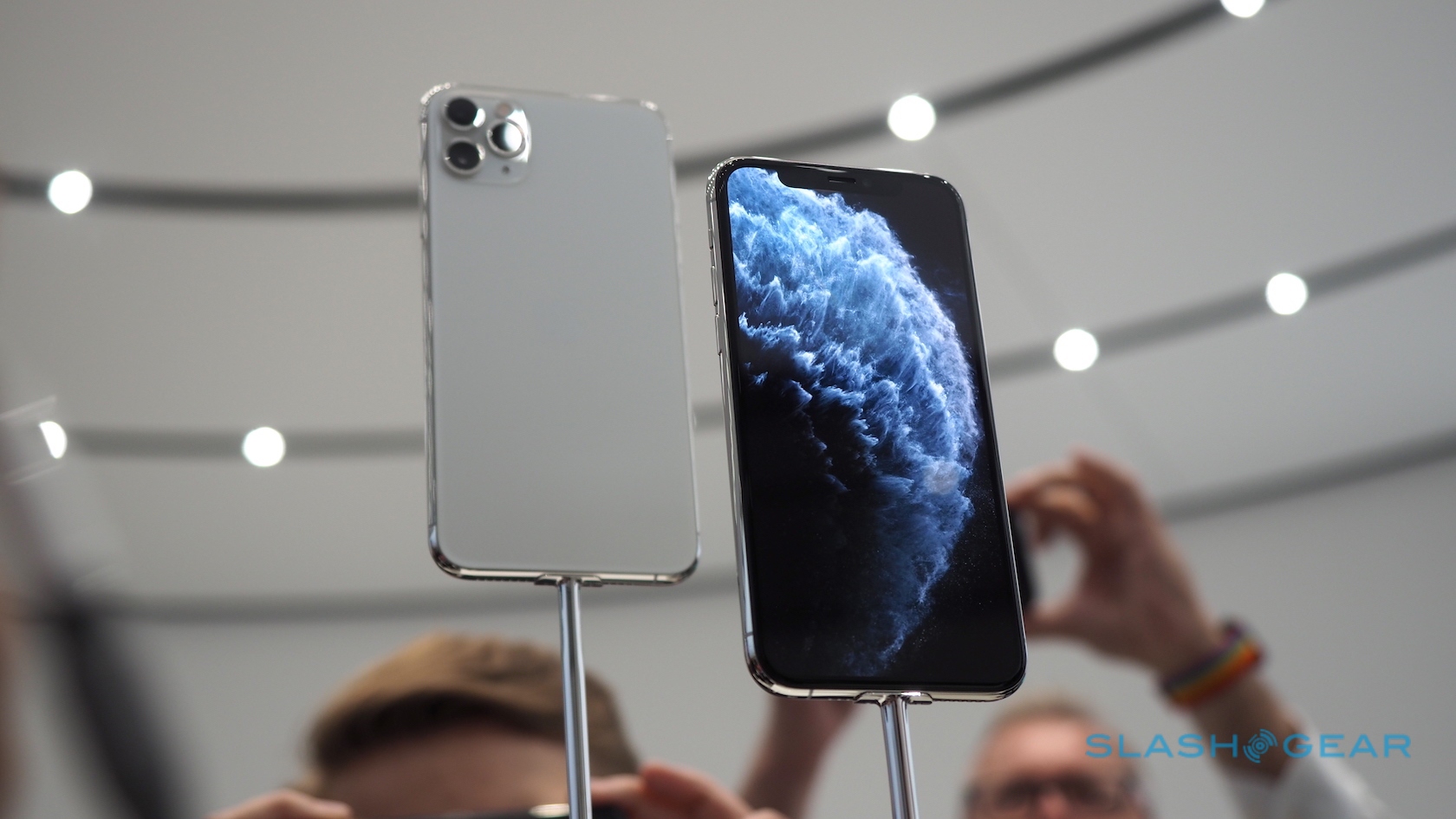 Ukeysoft откат ios. Баннер apple iphone. Айфон fixed. Apple fix визитка. Айфон fixed.