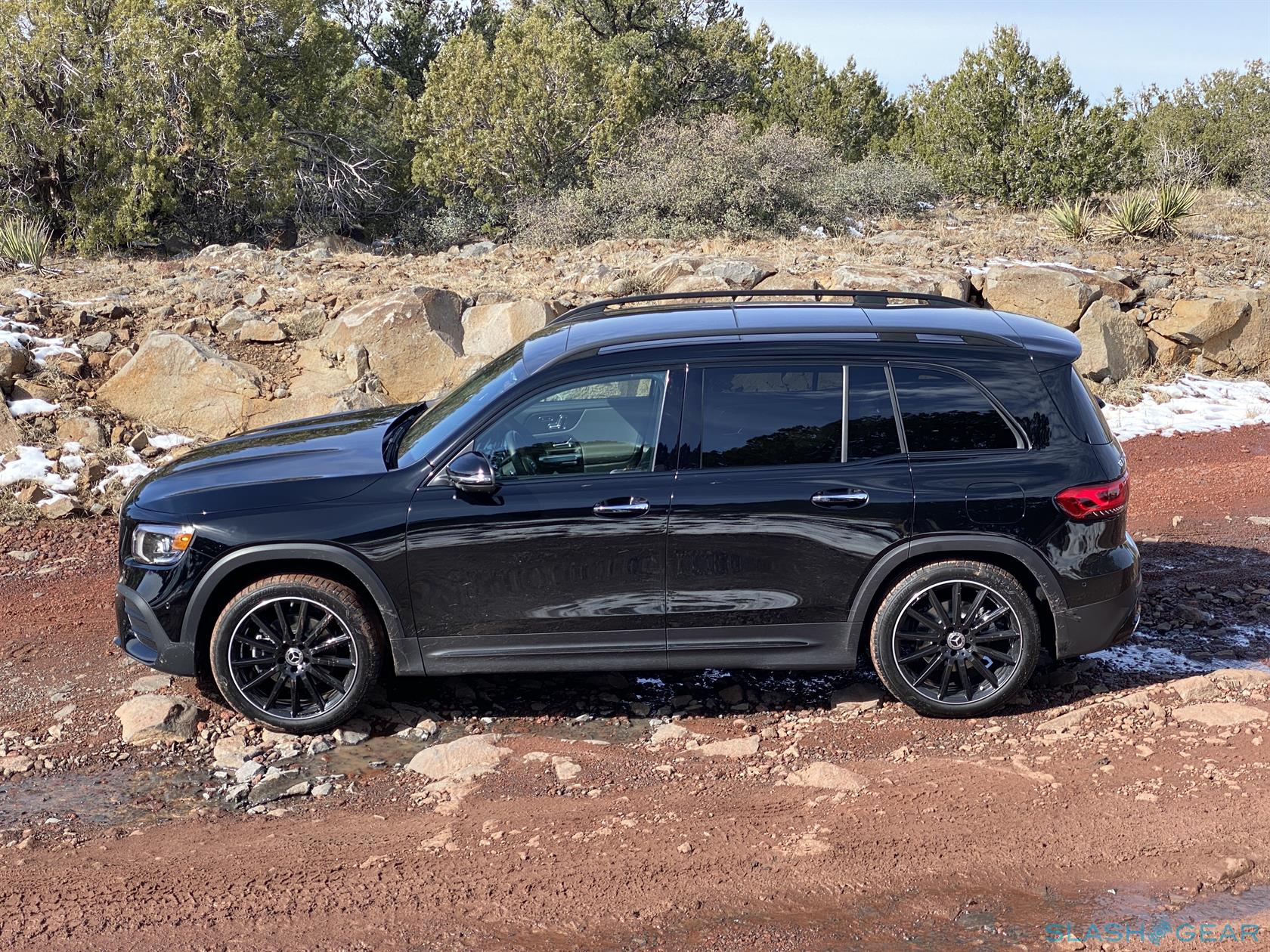 Mercedes Benz Glb First Drive Review 3 Row Suv Is Compact Not Compromised Slashgear