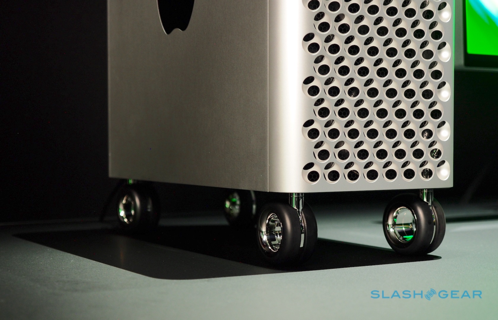 The Mac Pro wheels cost 400 SlashGear