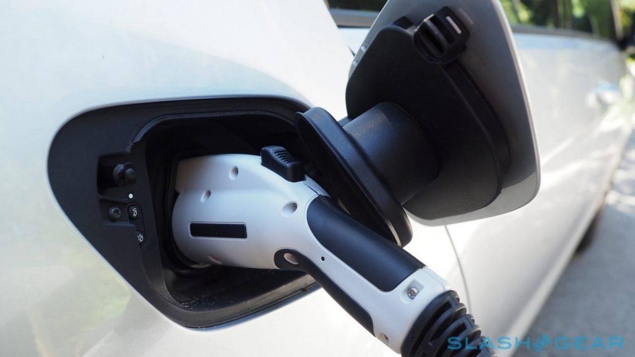 Google Maps can now search by plug when looking for EV charging stations