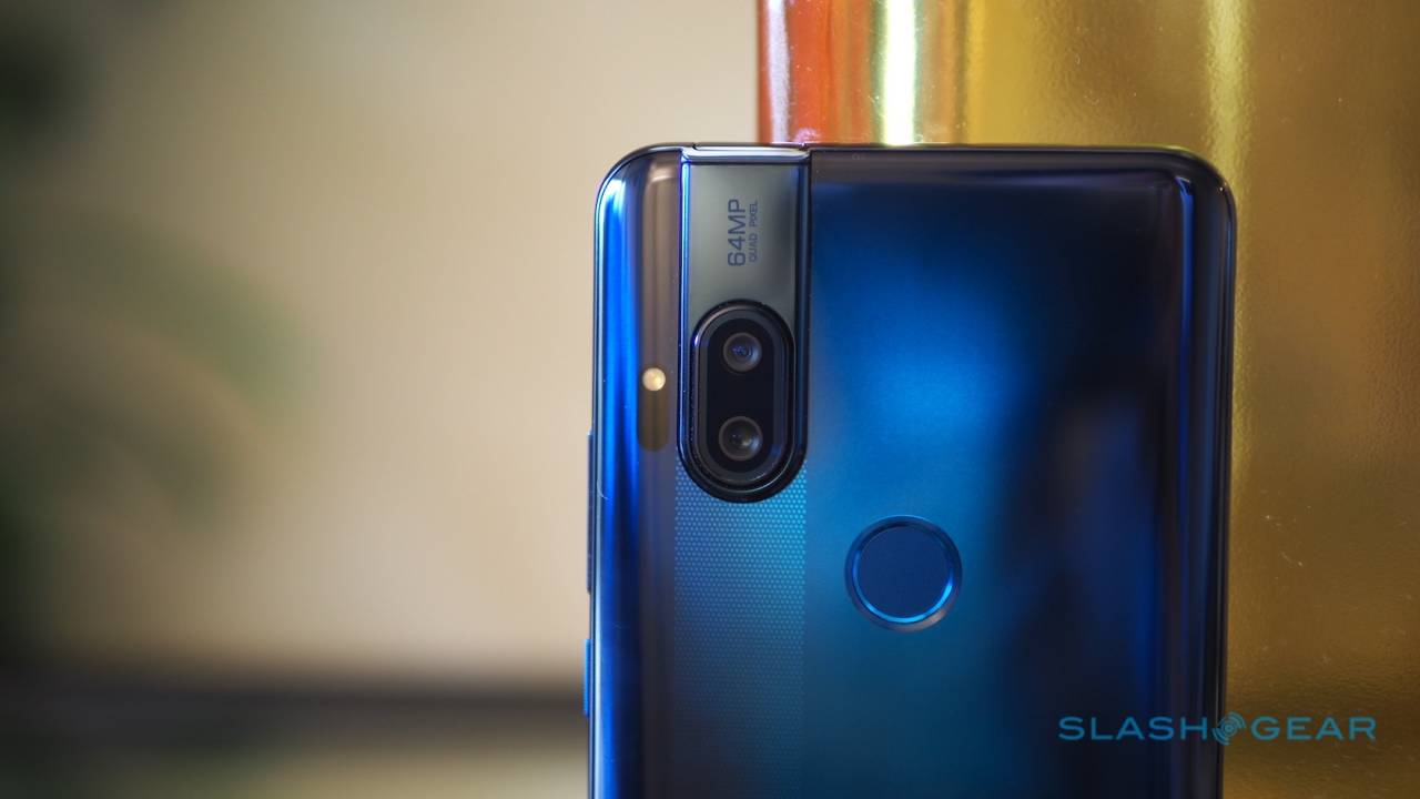 Motorola One Hyper: $400 Android 10 phone with a pop-up selfie cam