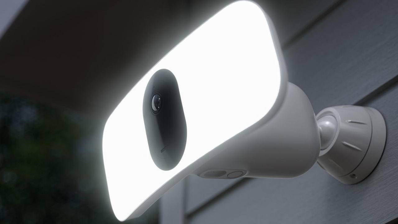 Arlo Pro 3 Floodlight Camera ditches the wires for hasslefree installations SlashGear