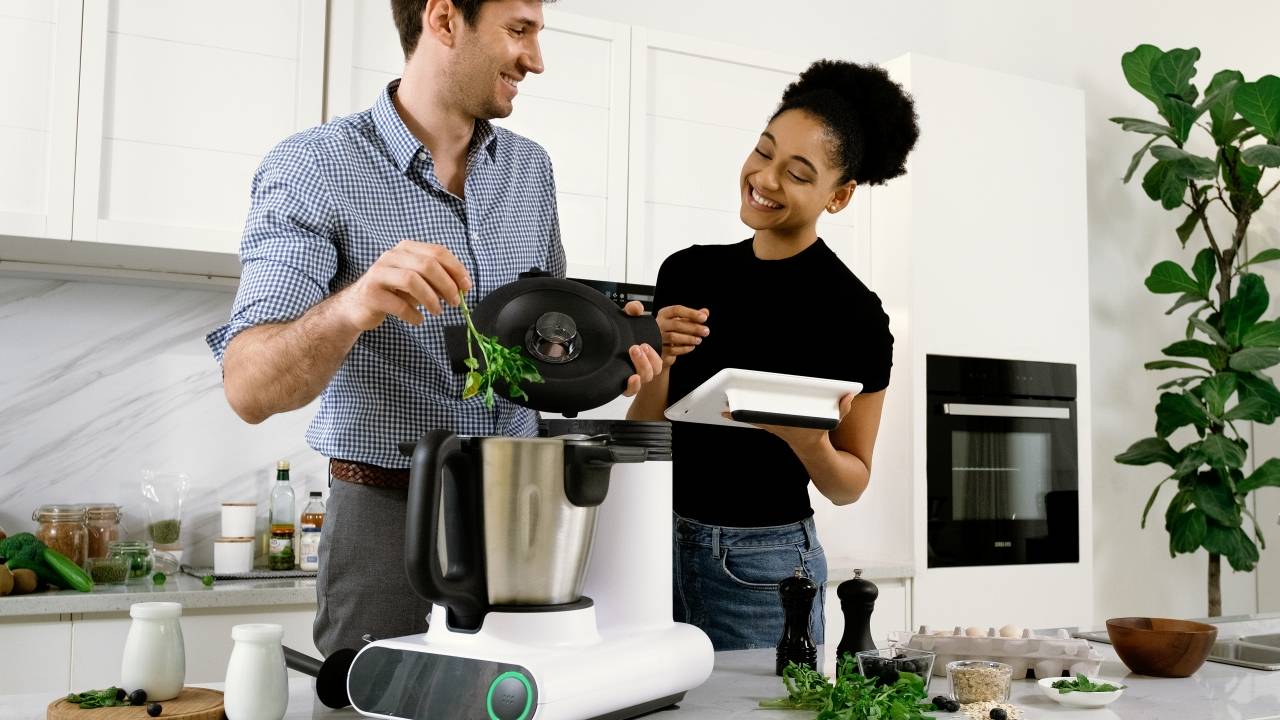 CookingPal Julia smart cooking system will almost do everything for you