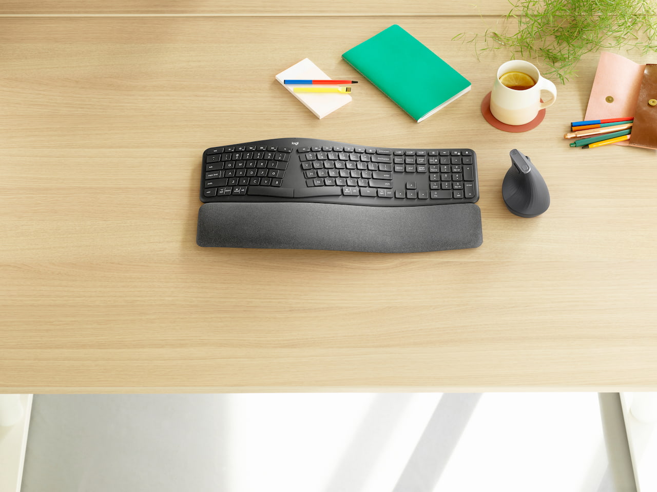 Logitech Ergo K860 Keyboard Is The Perfect Mx Vertical Companion Slashgear Logitech Ergo K860 Keyboard Is The Perfect Mx Vertical Companion Slashgear