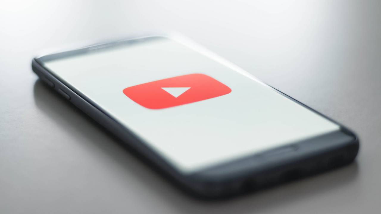 YouTube signs streamers LazarBeam, Muselk, Valkyrae to exclusive deals