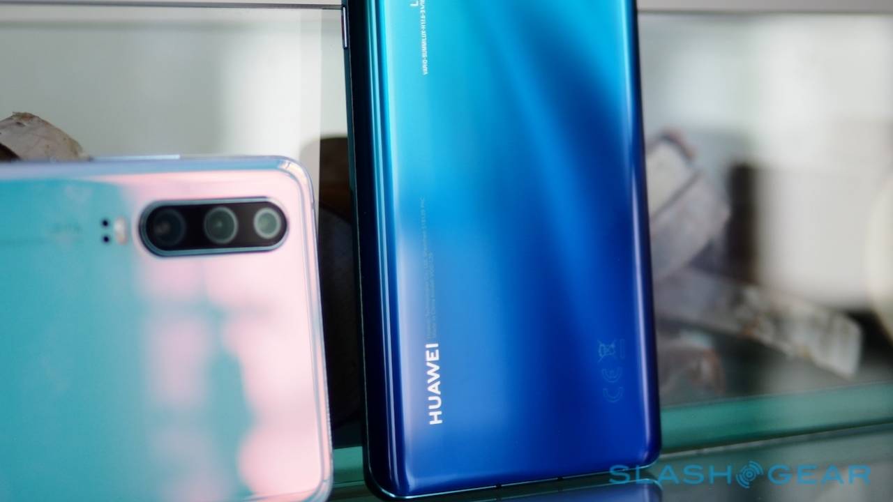 US indicts Huawei on tech theft and racketeering charges