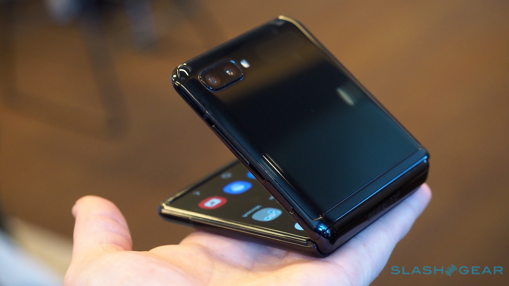 Samsung Galaxy Z Flip And Motorola Razr The Key Differences Slashgear