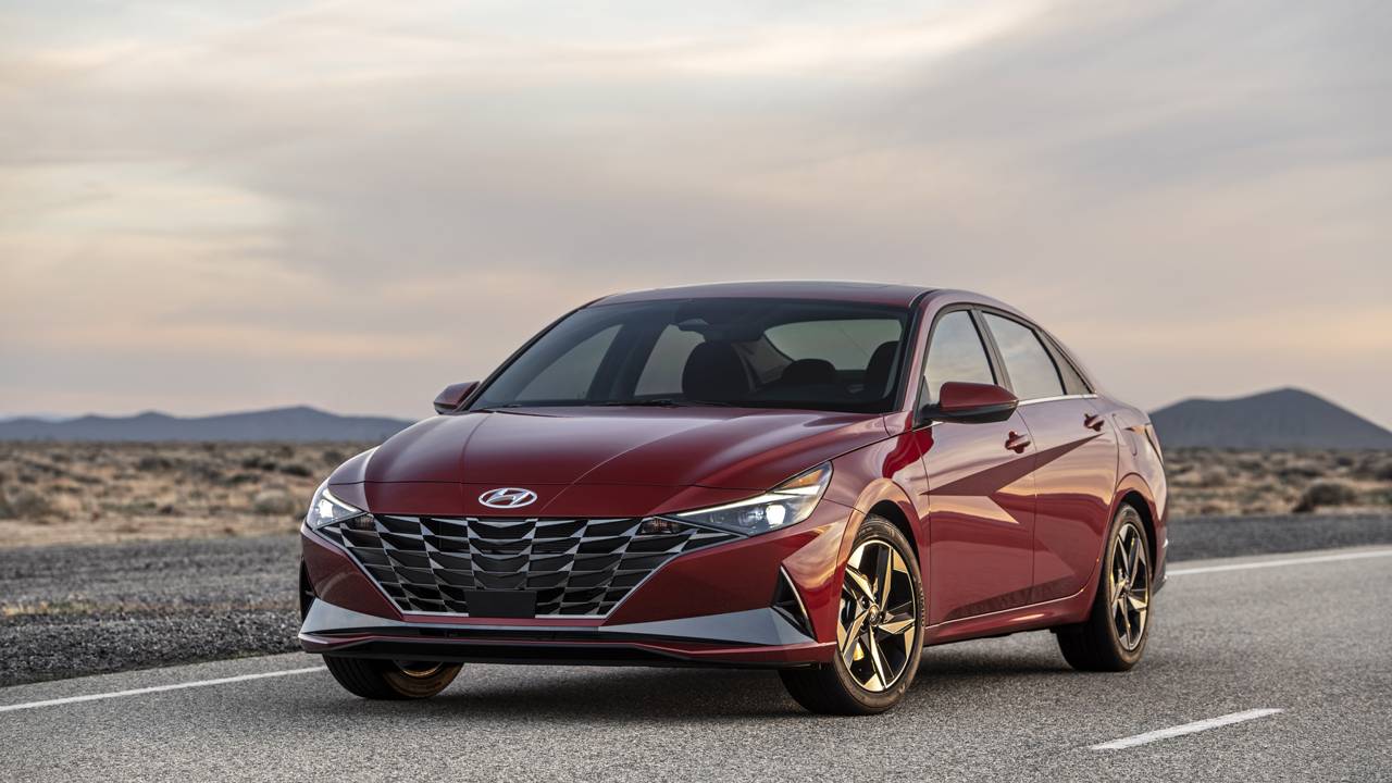 2021 Hyundai Elantra debuts packing wireless CarPlay and Android Auto