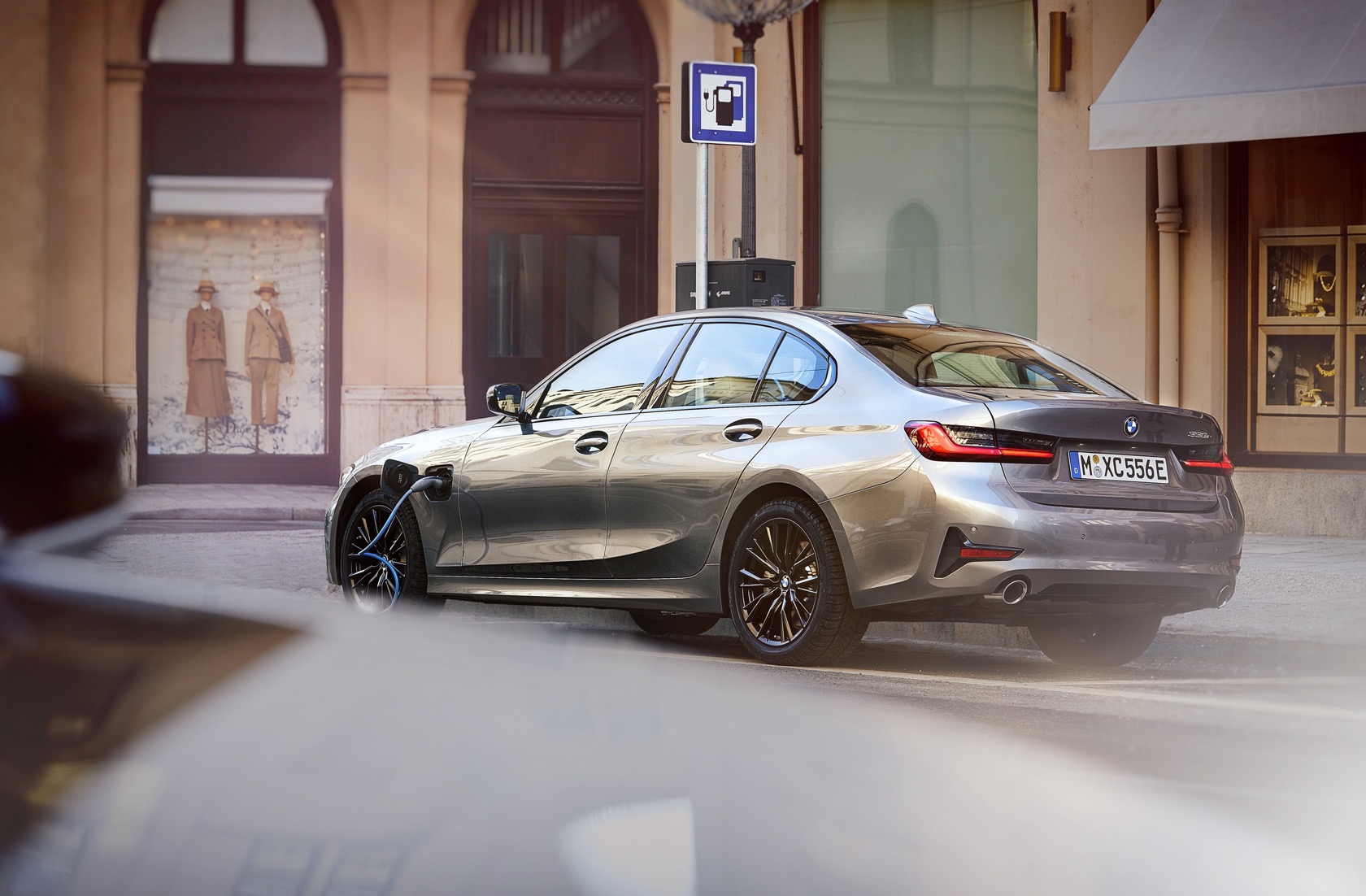 2021 BMW 330e Gallery SlashGear