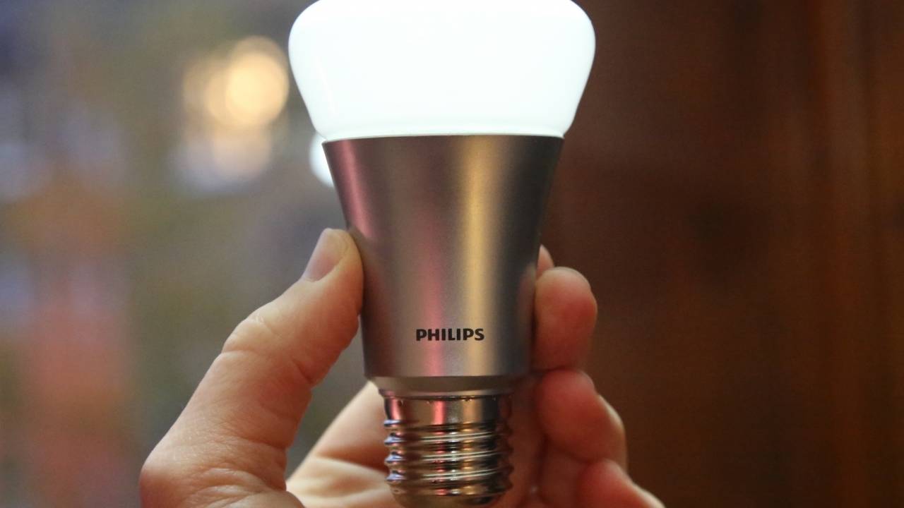 The Philips Hue V1 bridge is about to lose support and owners are furious