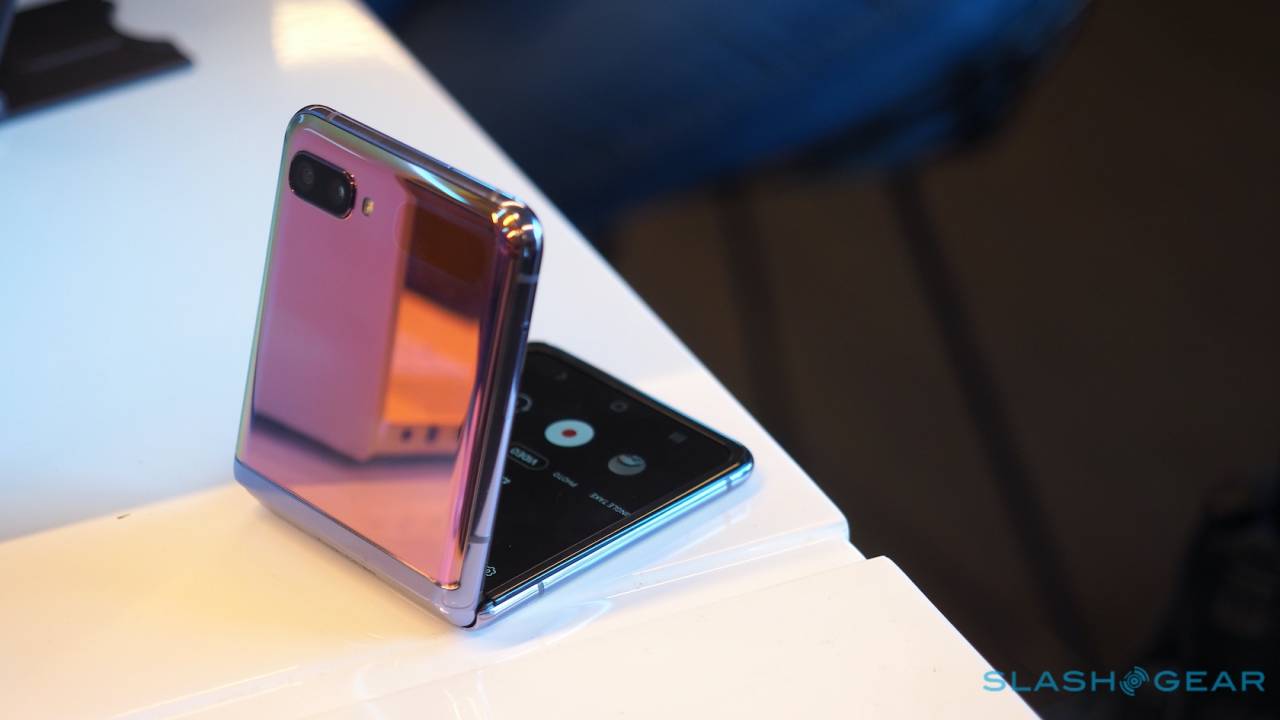 galaxy z flip 5g camera