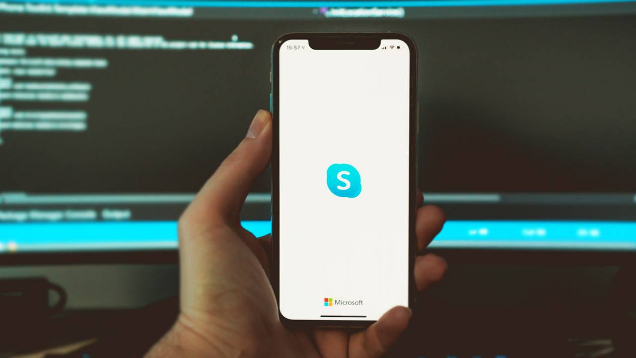 Skype version 8.59 update adds custom backgrounds for video calls
