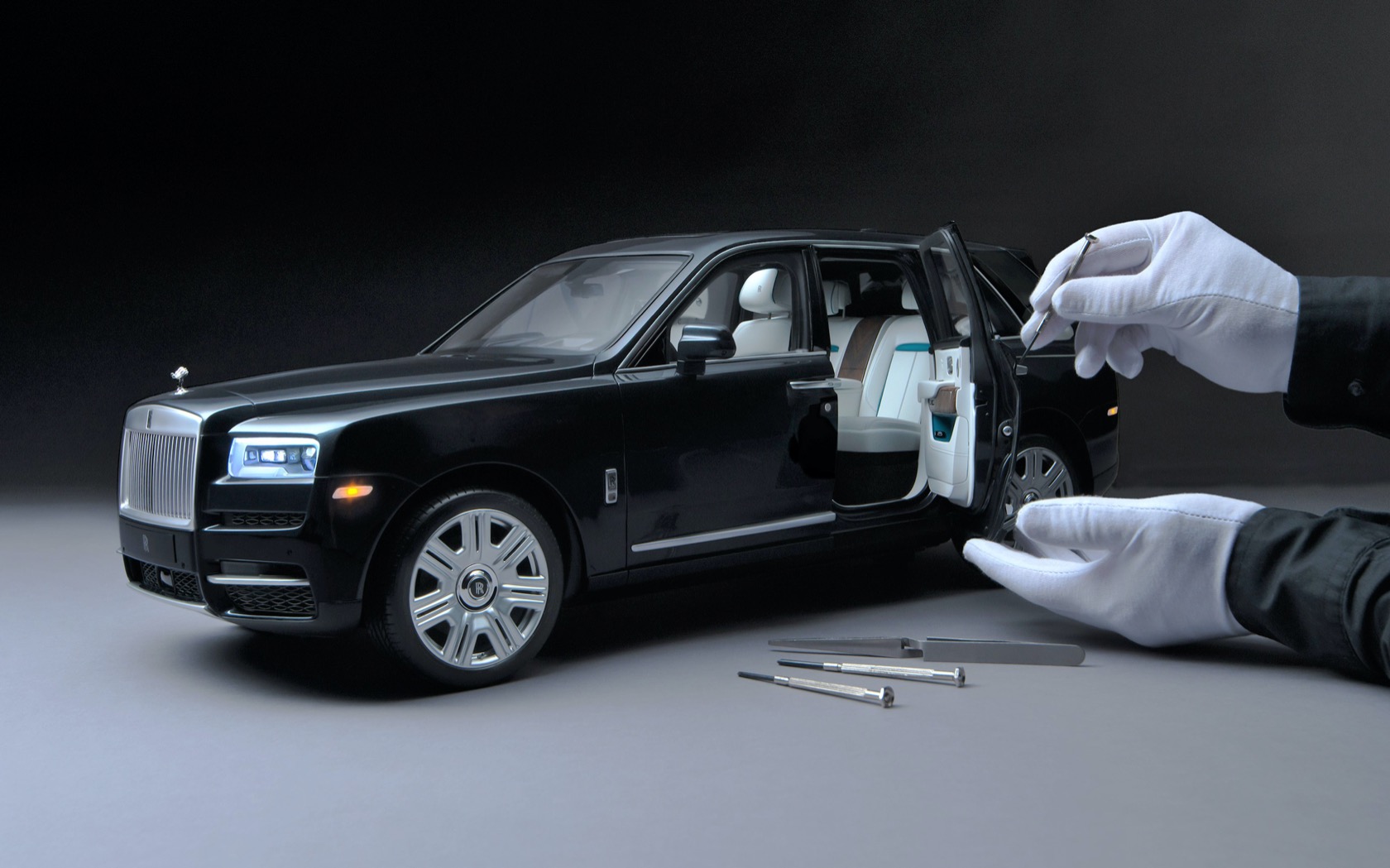 Rolls Royce Suv Cost