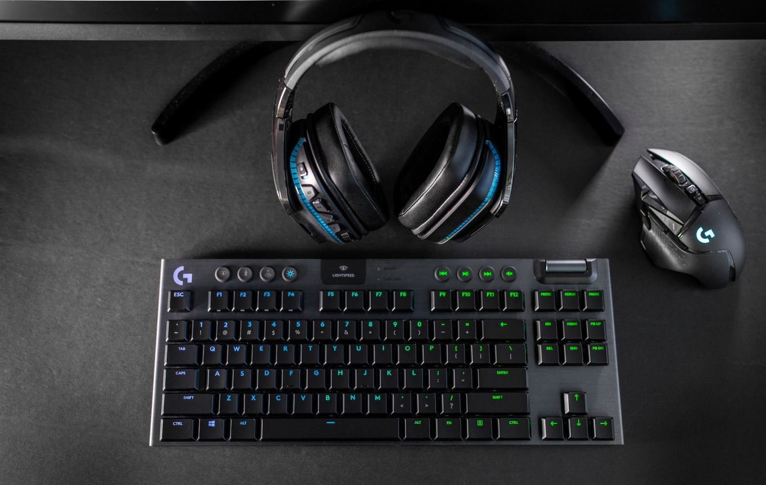 Logitech G915 gaming keyboard goes tenkeyless for 2020 SlashGear