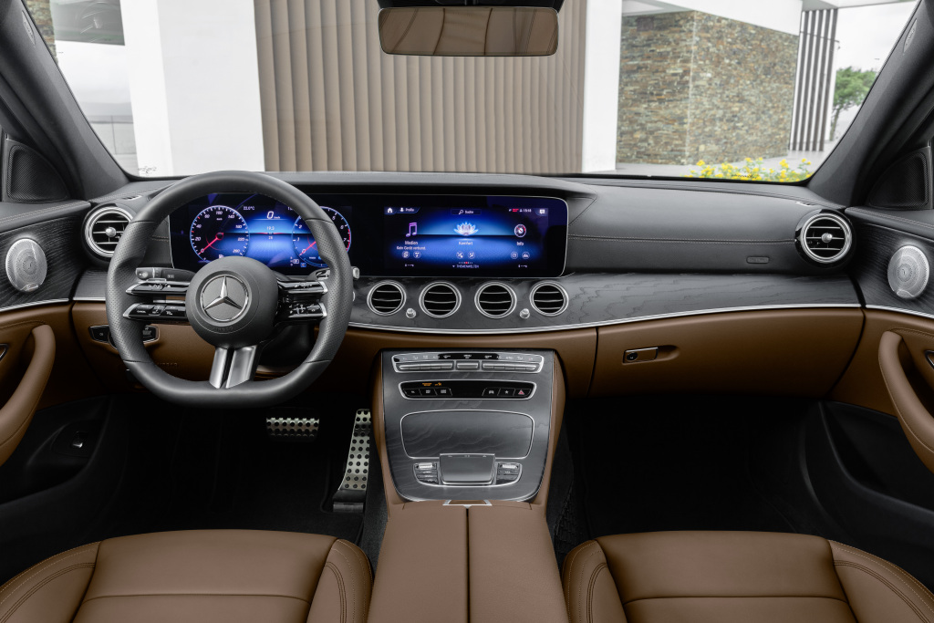 Mercedes Talks About How Far Steering Wheels Have Come Slashgear
