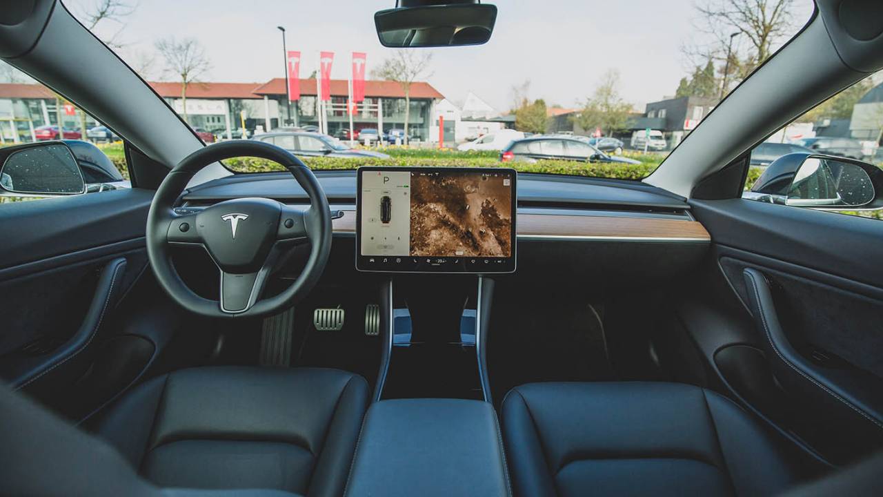 Tesla Arcade adds Fallout Shelter to its list of in-car games