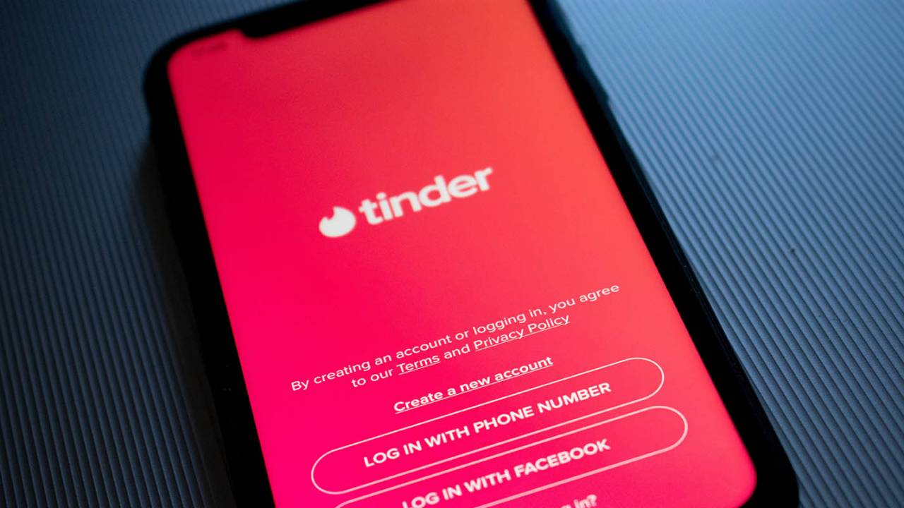 Tinder’s newest feature is made for dating during a pandemic