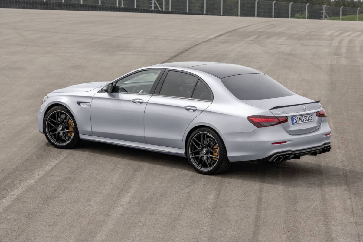 21 Mercedes Amg E 63 S Sedan And Wagon Take On M5 And Rs6 Avant Slashgear 21 Mercedes Amg E 63 S Sedan And Wagon Take On M5 And Rs6 Avant Slashgear