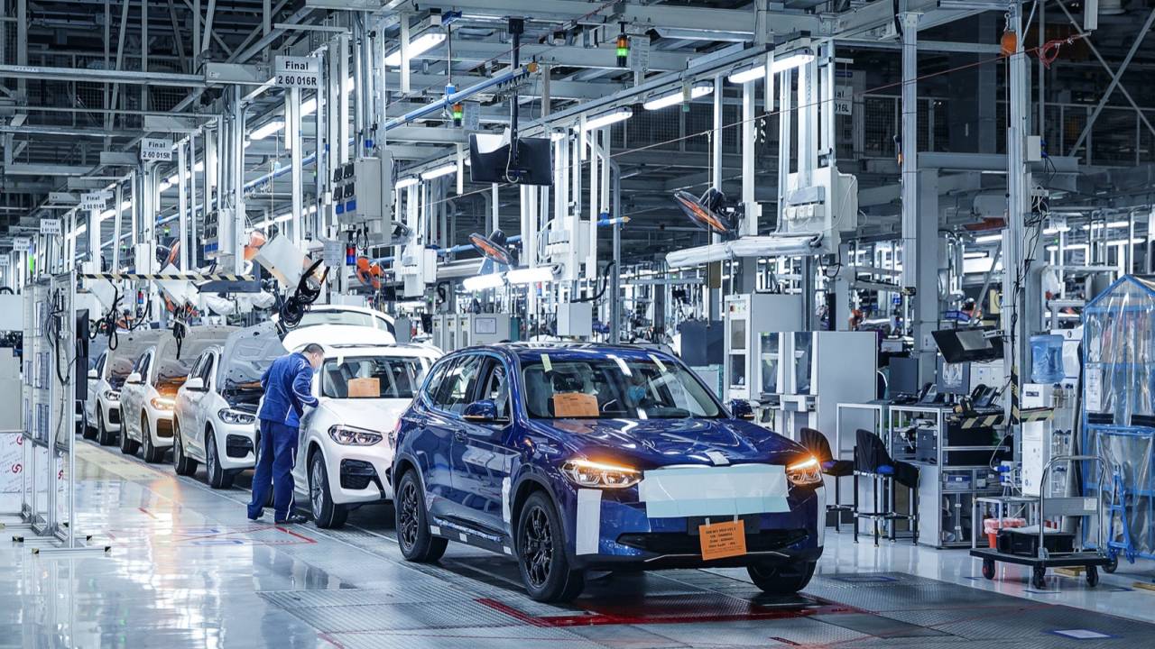 BMW iX3 electric SUV production plans confirm it’s a game-changer