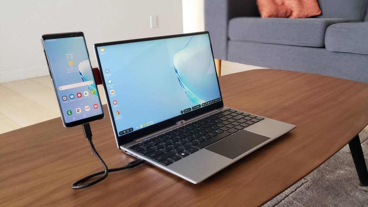 NexDock Touch offers a touch screen lapdock for your phone