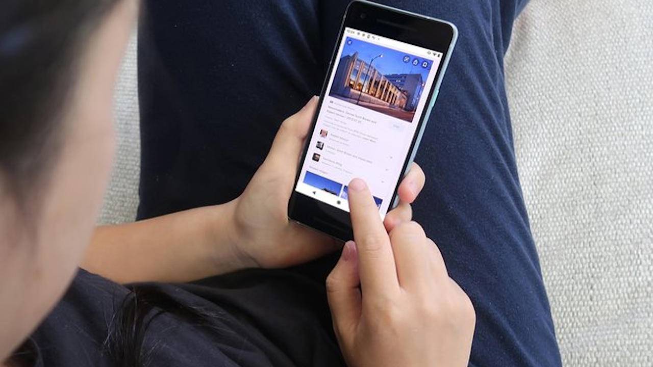 Google Image Search on mobile will soon display related trivia