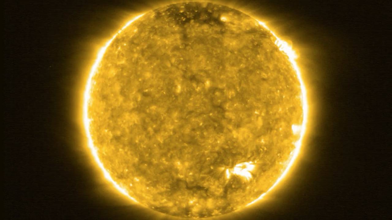 Closest-ever images of the Sun released – and they expose a new mystery