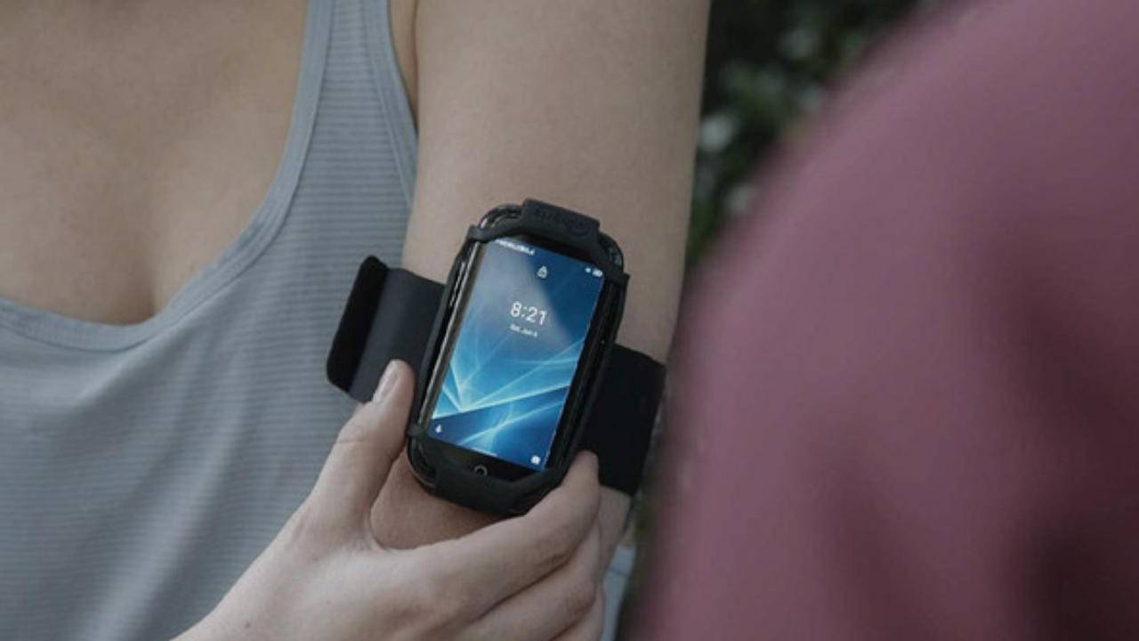 Jelly 2 takes a second stab at the smallest 4G phone crown - SlashGear