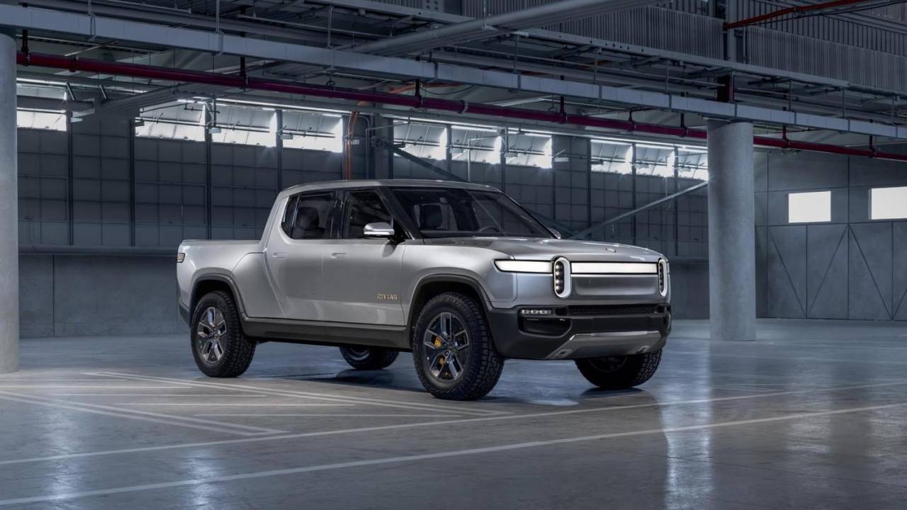 Rivian raises $2.5 billion more: New and old investors back EV-maker