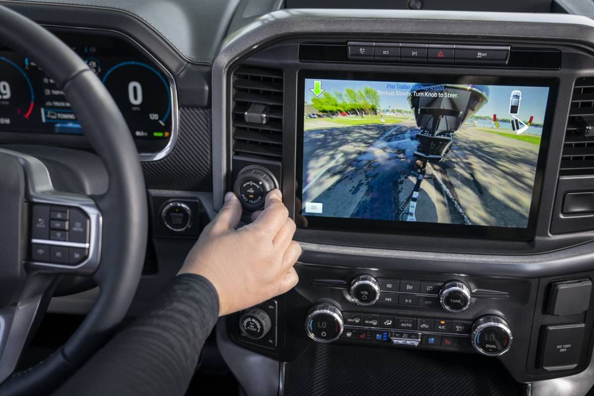 Ford SYNC 4 with NextGen INRIX Technology Here