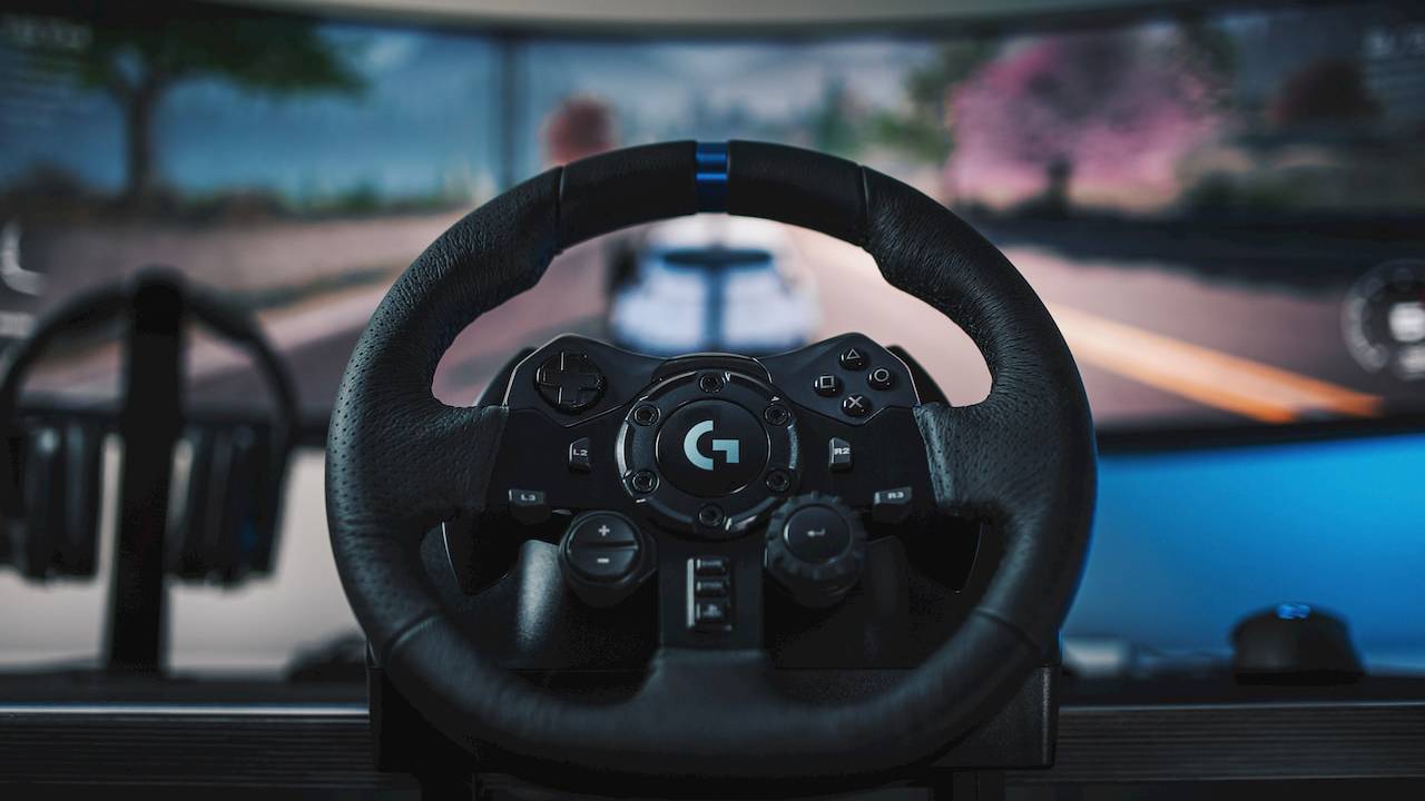 Logitech G923 racing wheel is not for the casual racing game fan - SlashGear