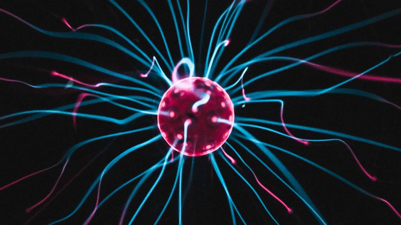 Elon Musk shows off futuristic Neuralink and the robot that implants it
