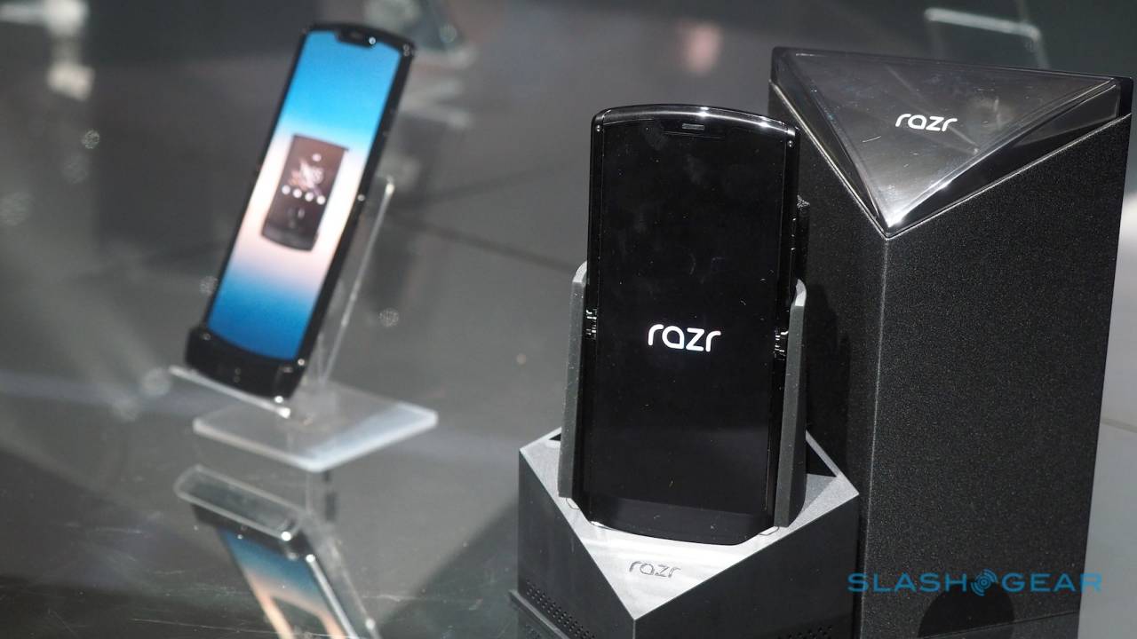 Motorola Razr 2 may impress little and fold up