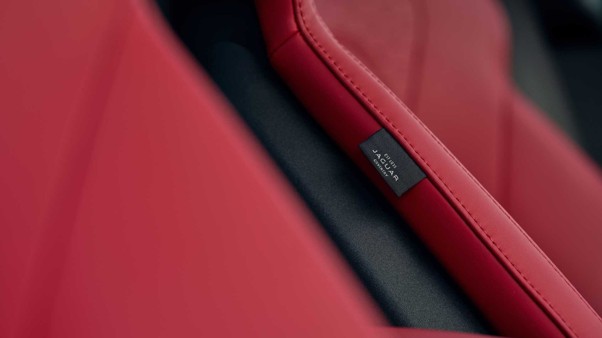 21 Jaguar F Pace Debuts Cleaner Styling And Refreshed Interior Slashgear 21 Jaguar F Pace Debuts Cleaner Styling And Refreshed Interior Slashgear