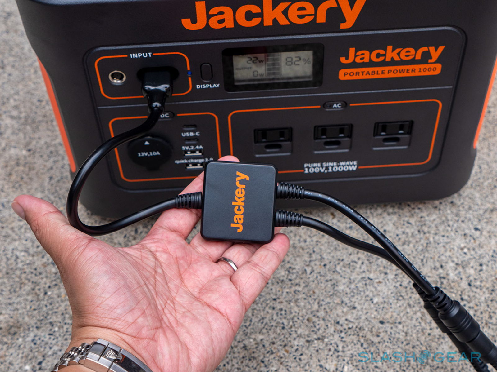 Photo jackery solarsaga 100w solar panels