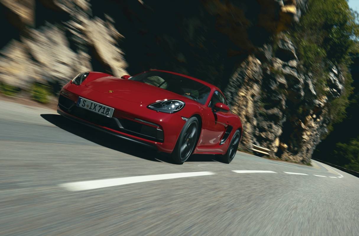 Porsche 718 Models With Pdk Dual Clutch Gearbox Has More Traction And Torque Slashgear Porsche 718 Models With Pdk Dual Clutch Gearbox Has More Traction And Torque Slashgear