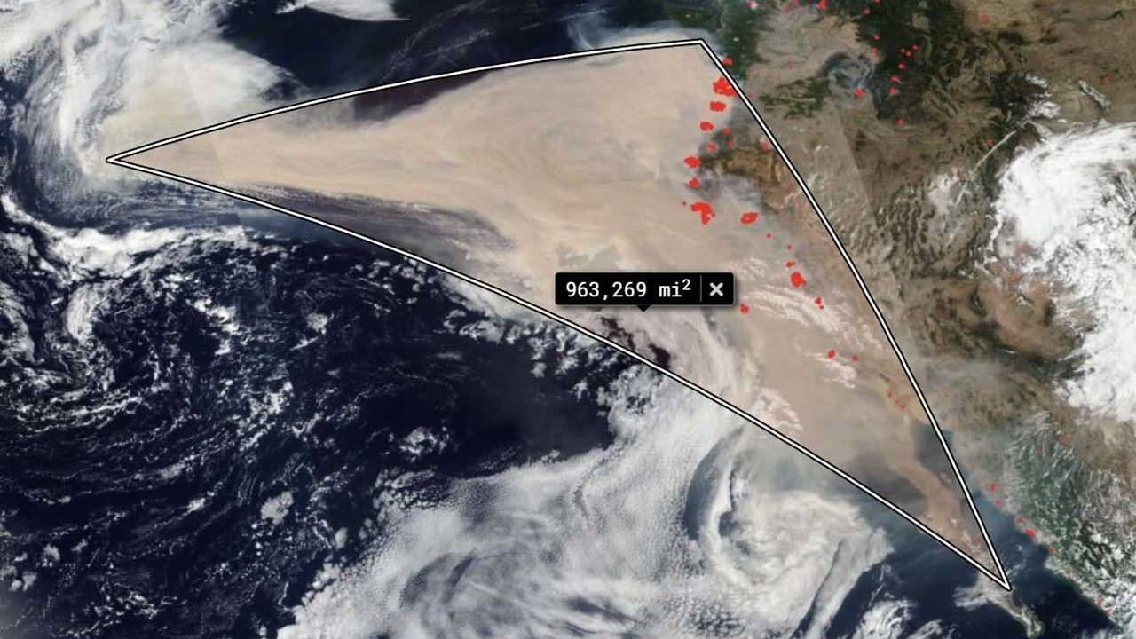 Smoke plume from California wildfires covers over 900,000 square miles
