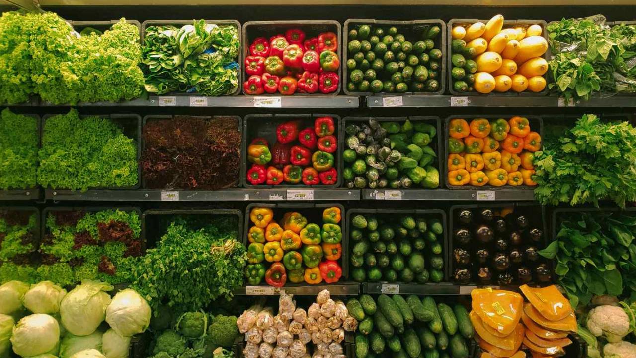 Amazon opens smart grocery store with Alexa, Prime perks, and Dash