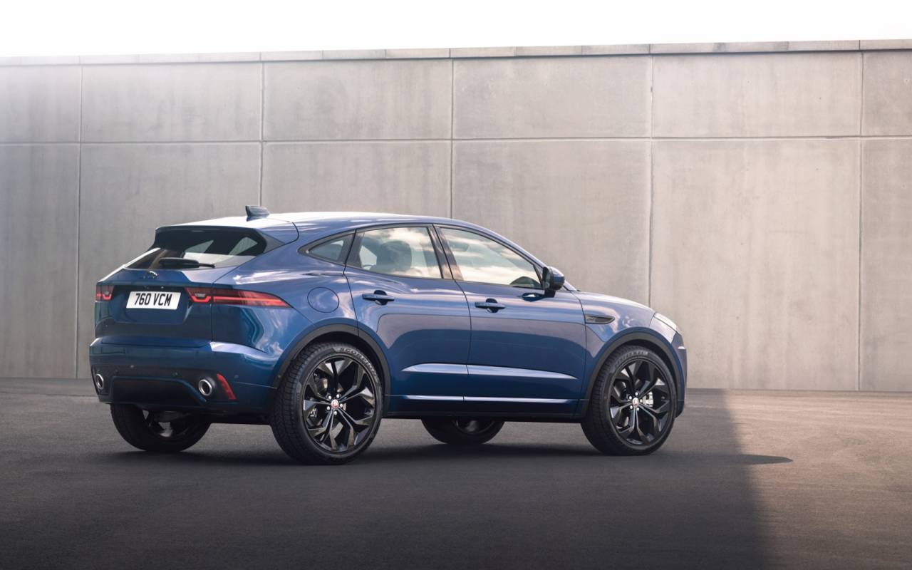 21 Jaguar E Pace Upgrades Style And Tech Adds Mild Hybrid Slashgear 21 Jaguar E Pace Upgrades Style And Tech Adds Mild Hybrid Slashgear