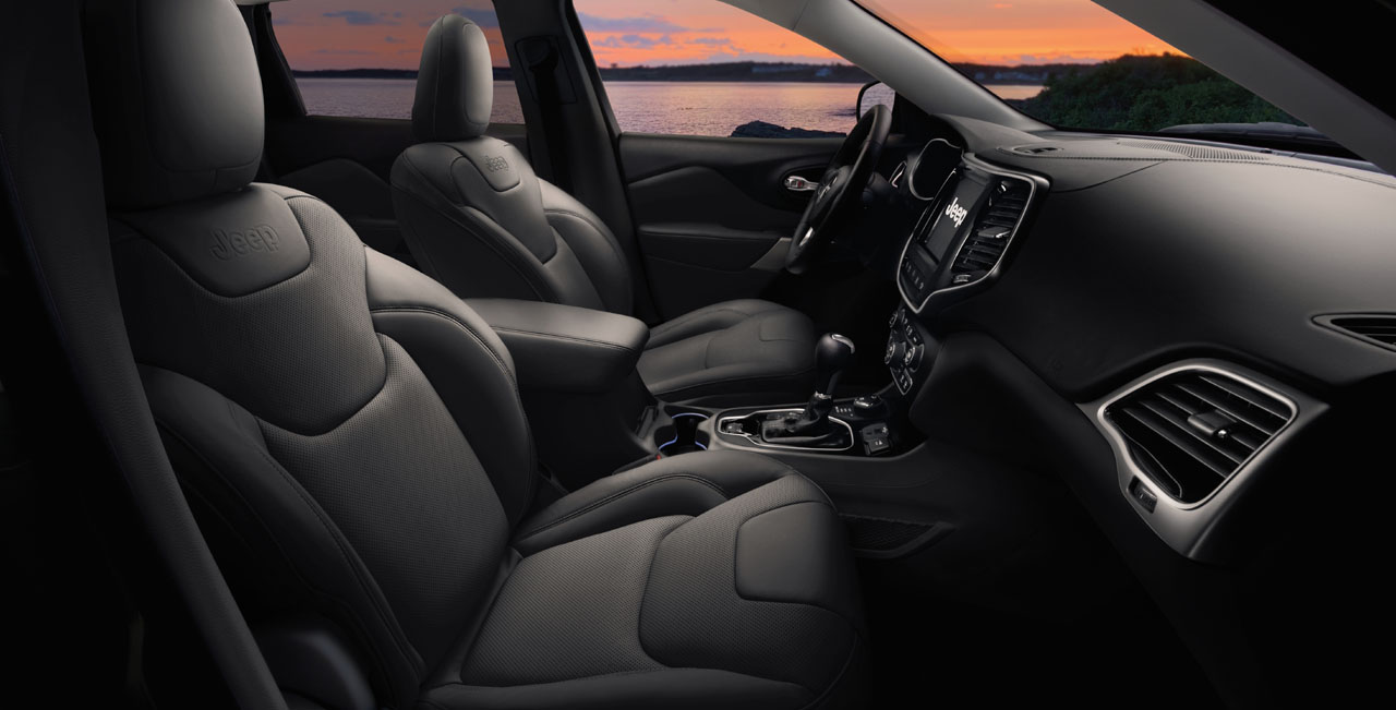Jeep Cherokee Latitude LUX offers a long list of premium features